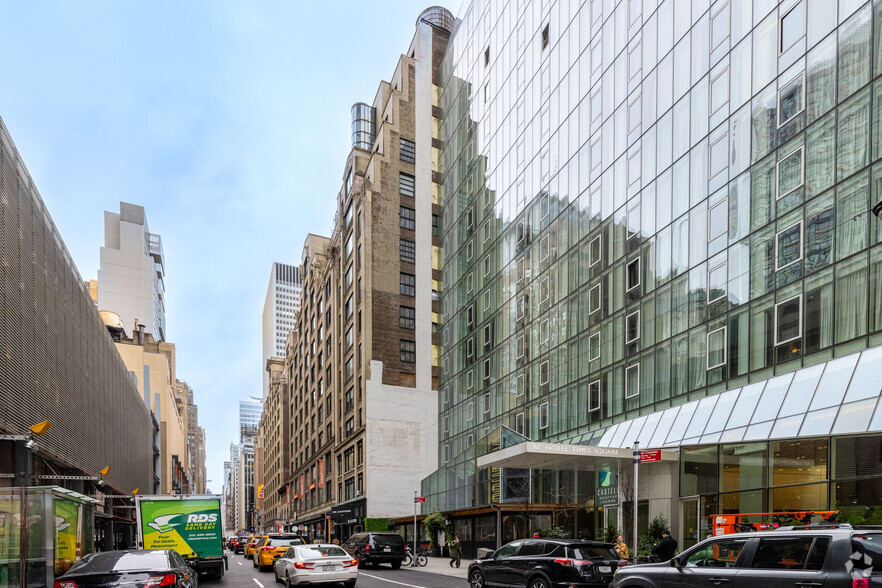 More Photos Of 240 W 40th St, New York Office For Lease