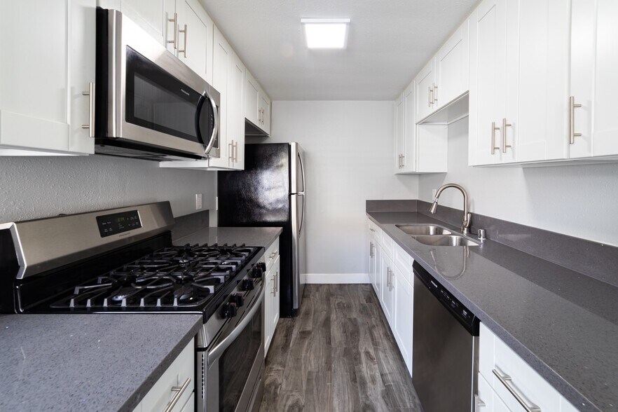 More Photos Of 1106 Pacific Ave, Long Beach Apartments For Sale