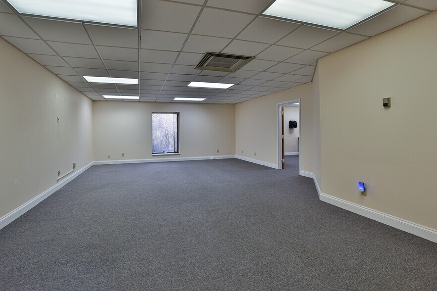 More Photos Of 3989 S US Route 42, Lebanon Office For Sale