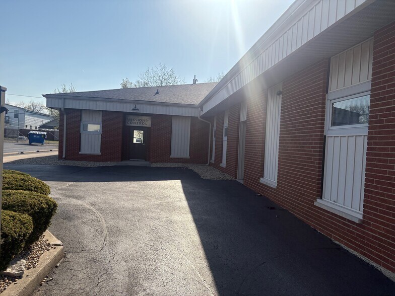 More Photos Of 1415 Shelby St, Indianapolis Office For Sale