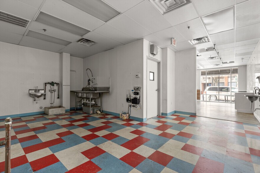 More Photos Of 100 Market St, Chattanooga Storefront For Sale