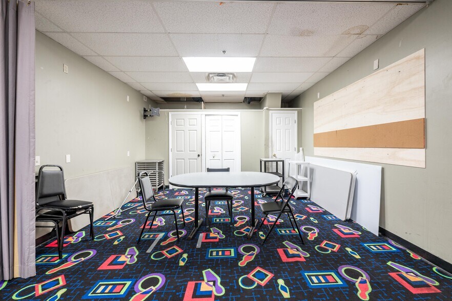 More Photos Of 129-145 Danbury Rd, New Milford Storefront For Lease