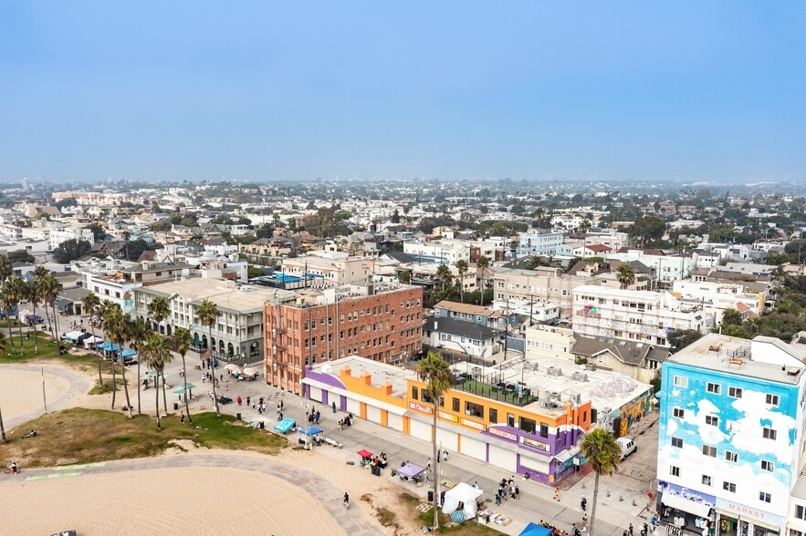 More Photos Of 1011 Ocean Front Walk, Venice Storefront Retail Office For Sale