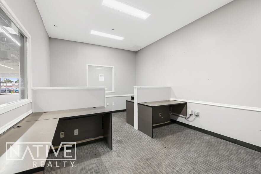 More Photos Of 1722-1744 N Military Trl, West Palm Beach Storefront For Lease