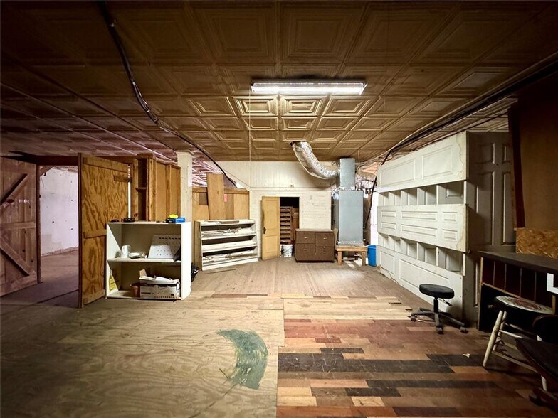 More Photos Of 516 W Chickasha Ave, Chickasha Storefront For Sale