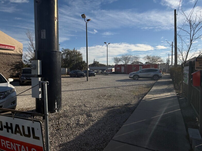 More Photos Of 1109 N Semoran Blvd, Orlando Land For Lease