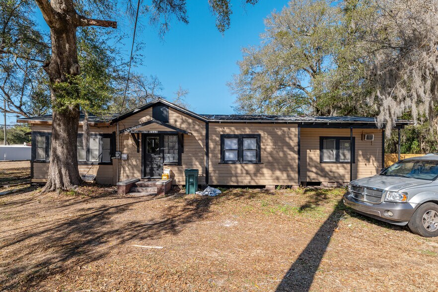 More Photos Of 1007 25th St, Ocala General Retail For Sale