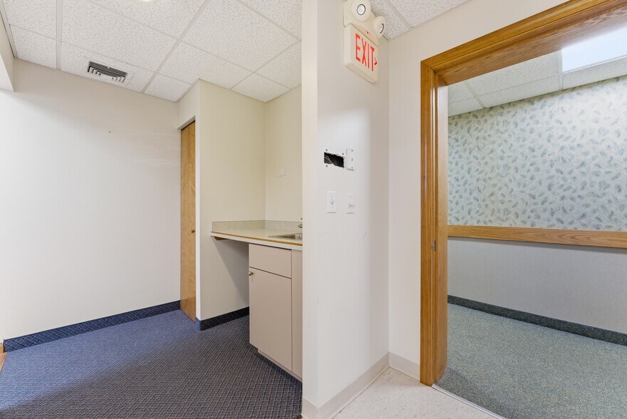 More Photos Of 75 Van Deene Ave, West Springfield Office For Lease