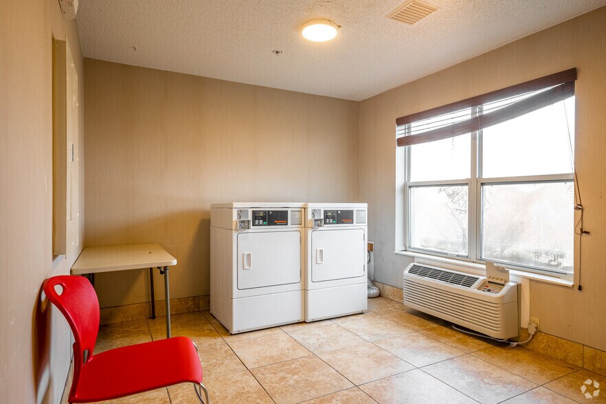 More Photos Of 9169 Markville Dr, Dallas Hotel For Sale