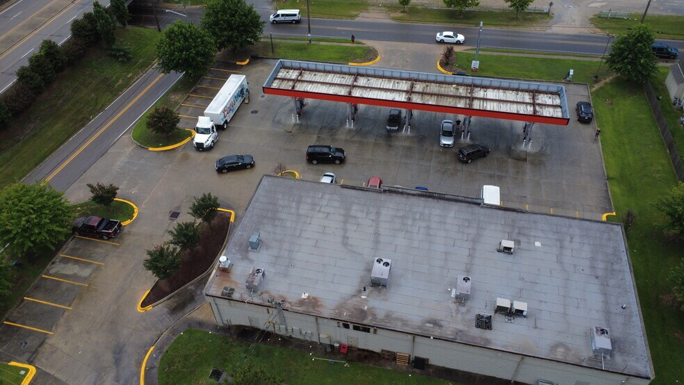 More Photos Of 2611 W 7th St, Hattiesburg Service Station For Lease