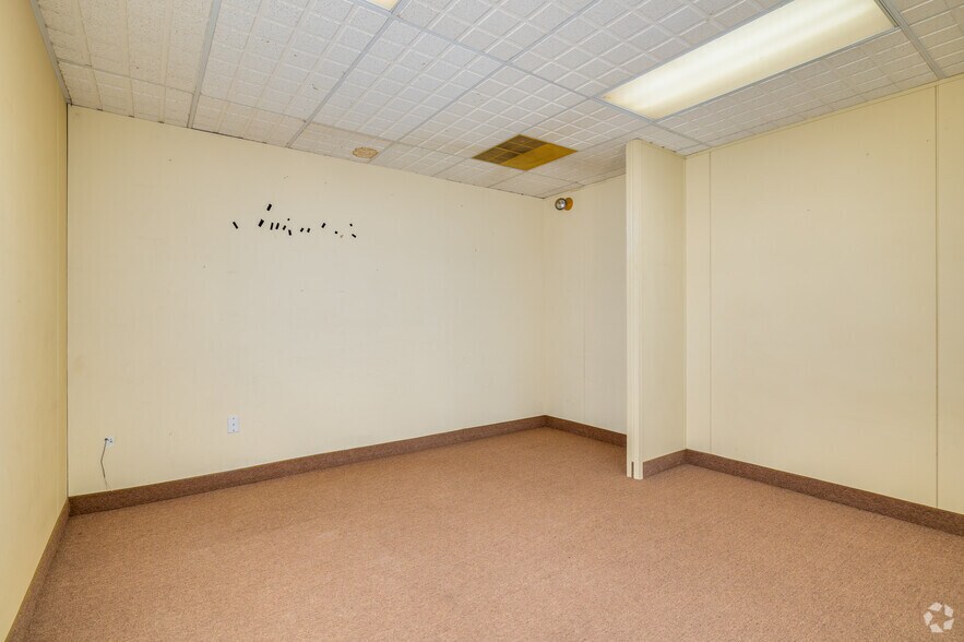 More Photos Of 100-1000 Birchfield Dr, Mount, Mount Laurel Unknown For Lease