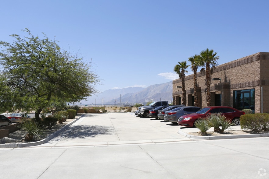 More Photos Of 63758 Orr Way, North Palm Springs Warehouse For Lease