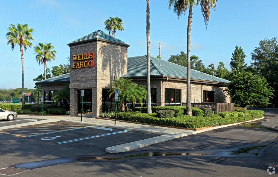 More Photos Of 4250 N Alafaya Trl, Oviedo Unknown For Lease