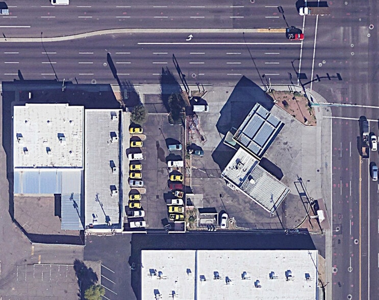 More Photos Of 2711 W Indian School Rd, Phoenix Light Distribution For Sale