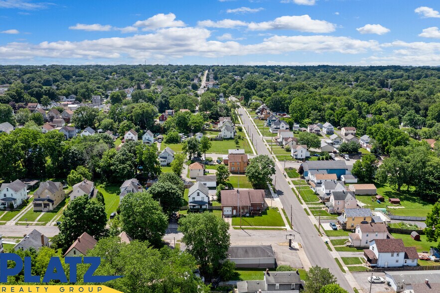 More Photos Of 80 Elm St, Struthers Freestanding For Lease