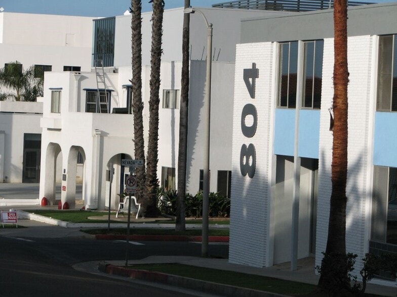 More Photos Of 804 Pier View Way, Oceanside Office For Lease
