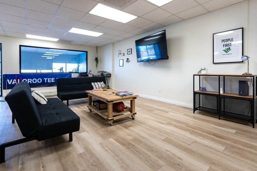 More Photos Of 9466 Black Mountain Rd, San Diego Office For Sale