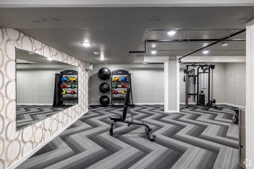 More Photos Of 1525 W Havens Ave, Mitchell Apartments For Lease