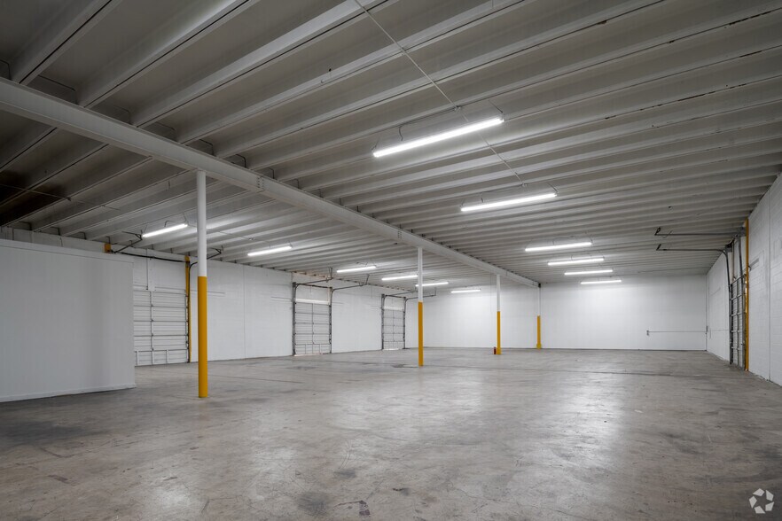 More Photos Of 3907 Warehouse Row, Austin Unknown For Lease