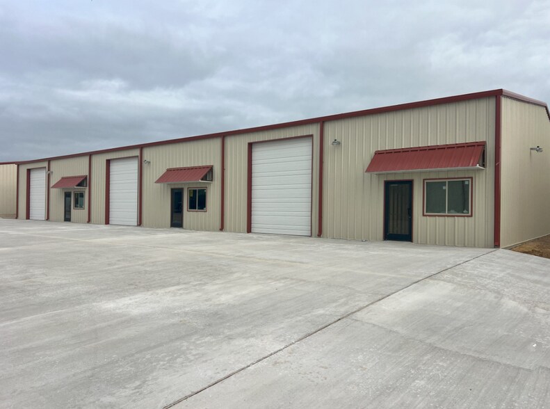 More Photos Of 12710 Rendon Rd, Burleson Warehouse For Lease