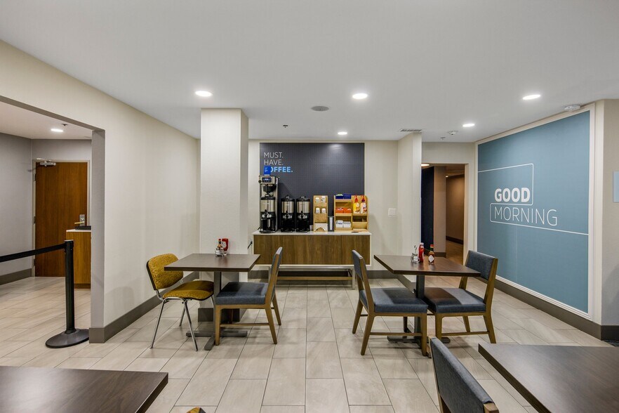 More Photos Of 1405 S Westwood, Mesa Hotel For Sale