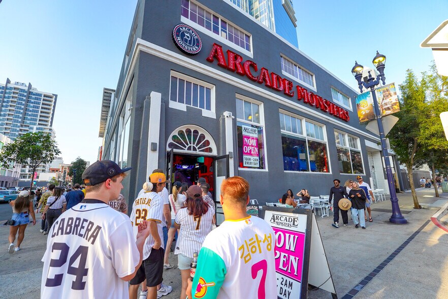 More Photos Of 704 J St, San Diego General Retail For Sale