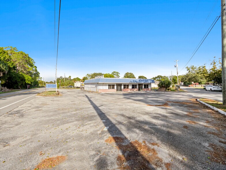 More Photos Of 1310 S Tropical Trl, Merritt Island General Retail For Sale