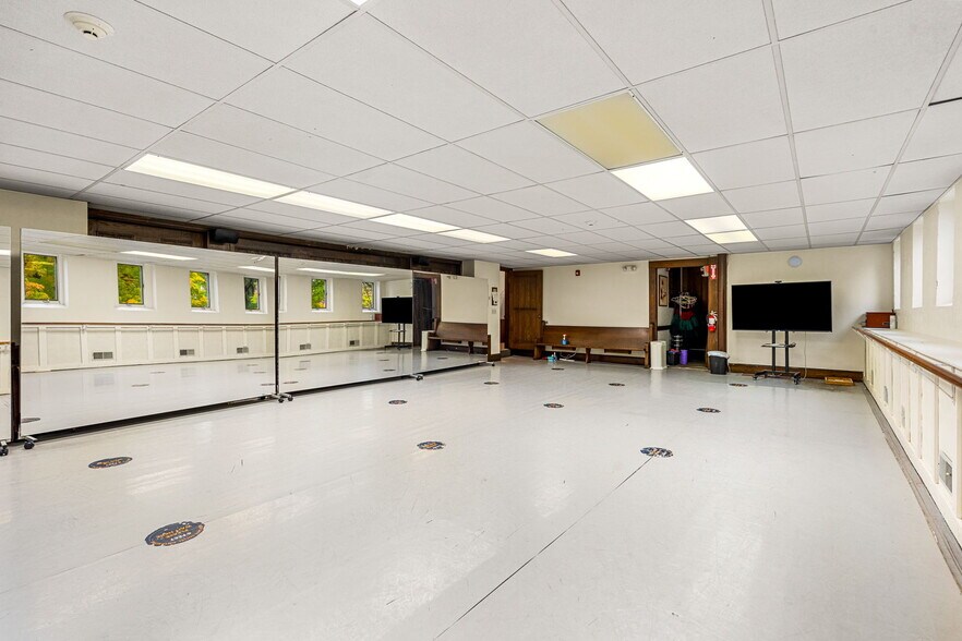 More Photos Of 32 Lowell St, Reading Religious Facility For Sale