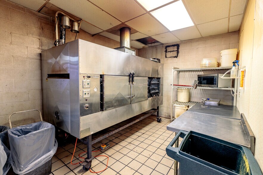 More Photos Of 15908 Main St, Town Creek General Retail For Sale