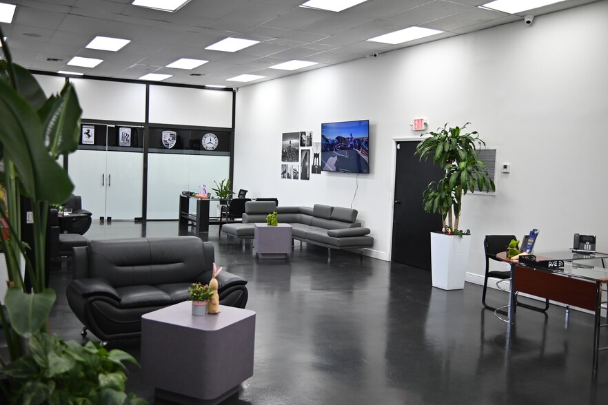 More Photos Of 4200-4250 NW 72nd Ave, Miami Warehouse For Sale