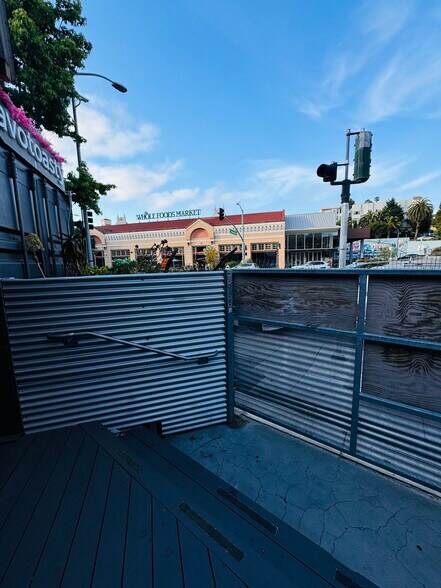 More Photos Of 175 Bay Pl, Oakland Restaurant For Lease