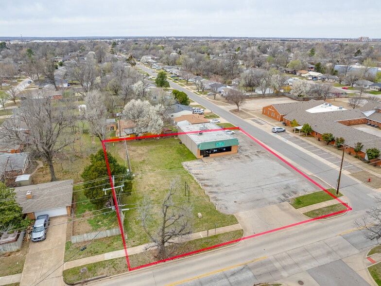 More Photos Of 430 N Berry Rd, Norman General Retail For Lease