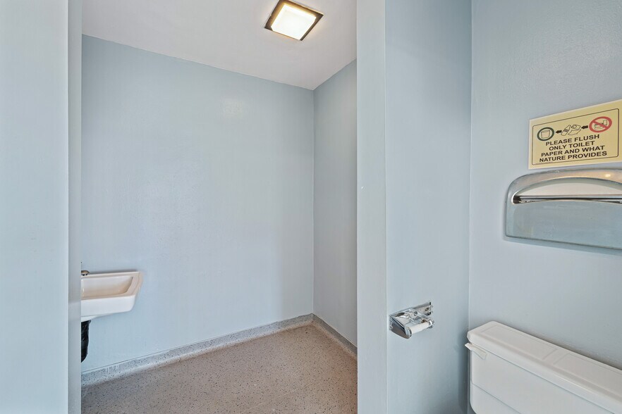 More Photos Of 3535 E 7th St, Long Beach Medical For Lease