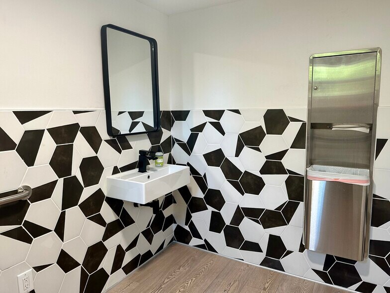 More Photos Of 212 Judah St, Roseville Loft Creative Space For Lease