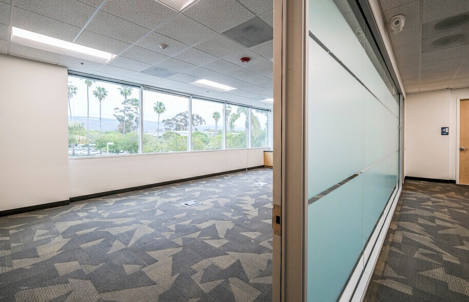 More Photos Of 175 Cremona Dr, Goleta Office For Sale