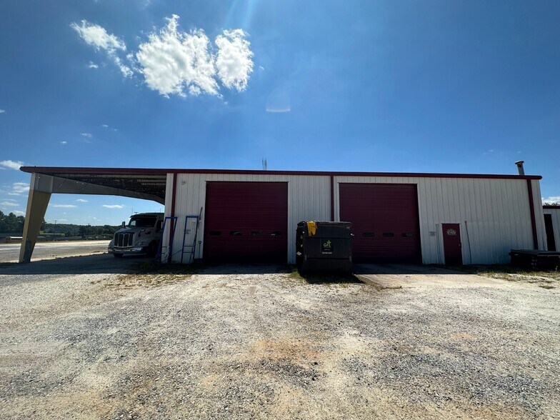 More Photos Of 452 Hyatt St, Gaffney Truck Terminal For Sale