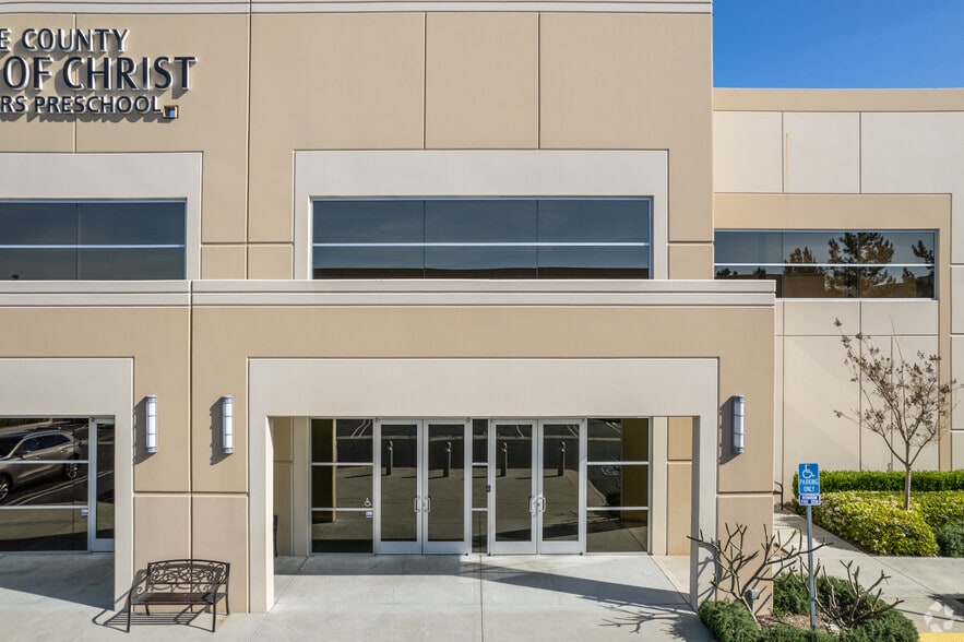 More Photos Of 10 Goodyear, Irvine Light Manufacturing For Lease