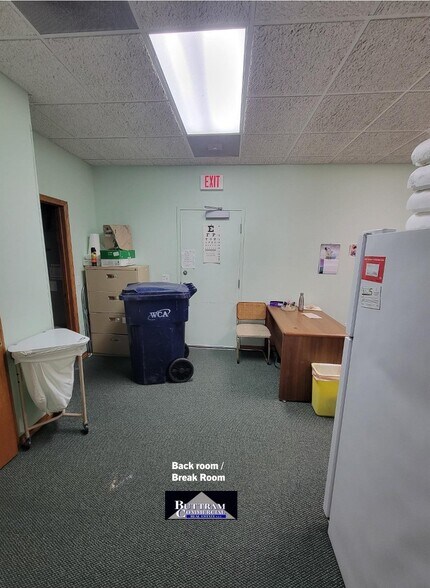 More Photos Of 1206 W Fountain Rd, Webb City Office For Sale