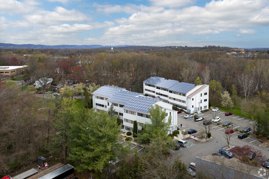 More Photos Of 239 New Rd, Parsippany Office For Lease