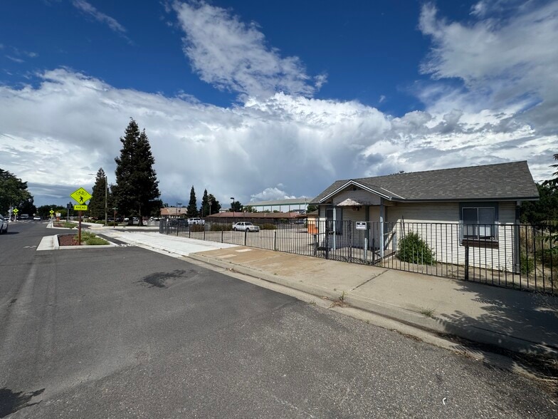 More Photos Of 6630 Callander Ave, Riverbank General Retail For Lease