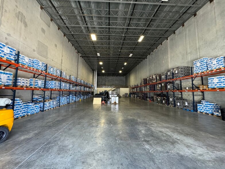More Photos Of 8565 W 44th Ave, Hialeah Warehouse For Lease