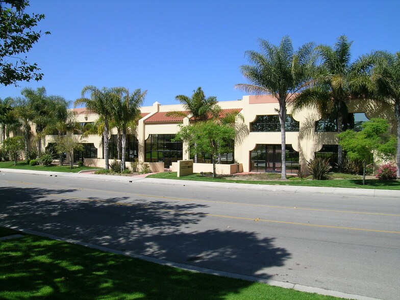 More Photos Of 2189 Eastman Ave, Ventura Manufacturing For Lease