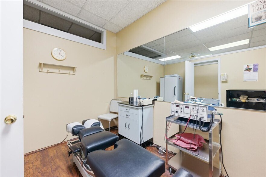 More Photos Of 24 N Walnut St, Glenwood Medical For Sale