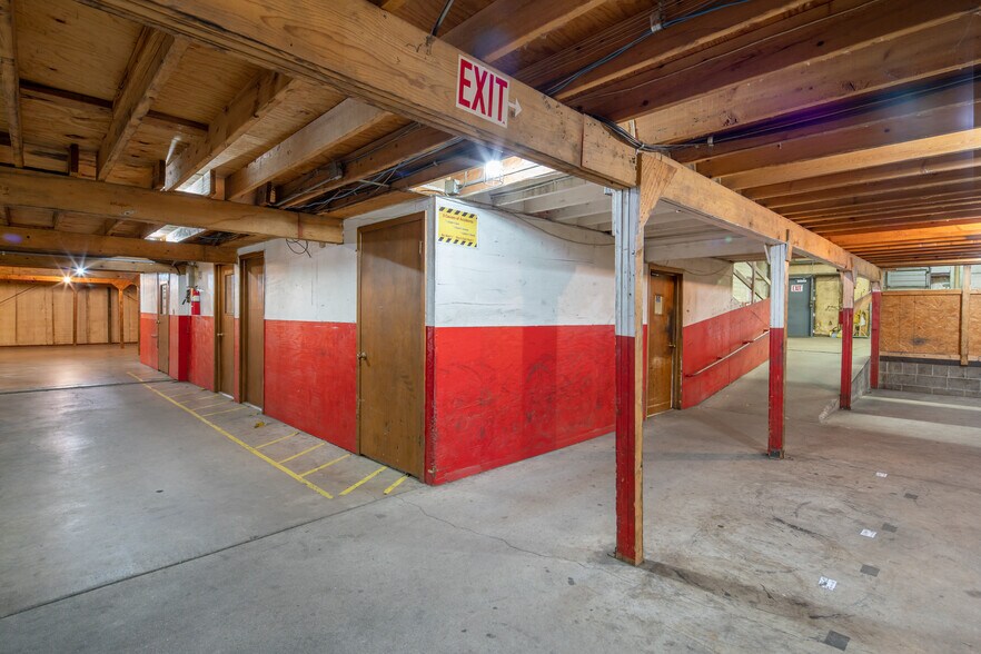 More Photos Of 2516 9th St, Great Bend Warehouse For Sale