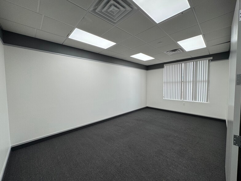 More Photos Of 2760-2764 Lake Sahara Dr, Las Vegas Medical For Lease