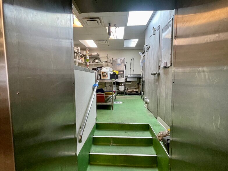 More Photos Of 314 William St, Fredericksburg Storefront For Lease