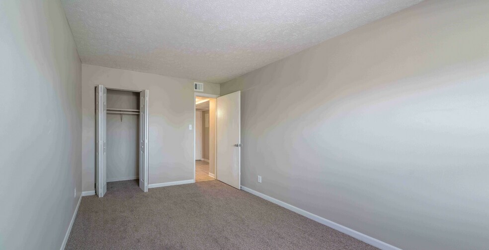 More Photos Of 810-811 Howard Ave, Jeffersonville Multifamily For Sale