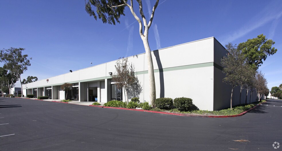 More Photos Of 11652 Knott St, Garden Grove Distribution For Lease