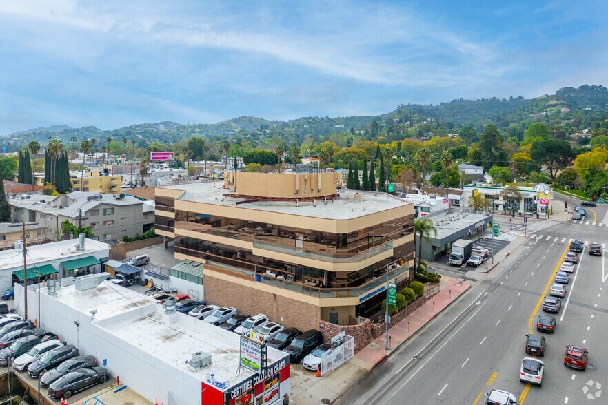 More Photos Of 4312 Woodman Ave, Sherman Oaks Office For Lease