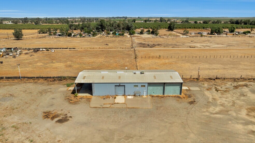 More Photos Of 6785 Rd 136, Earlimart Warehouse For Sale